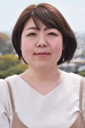 薄井久代